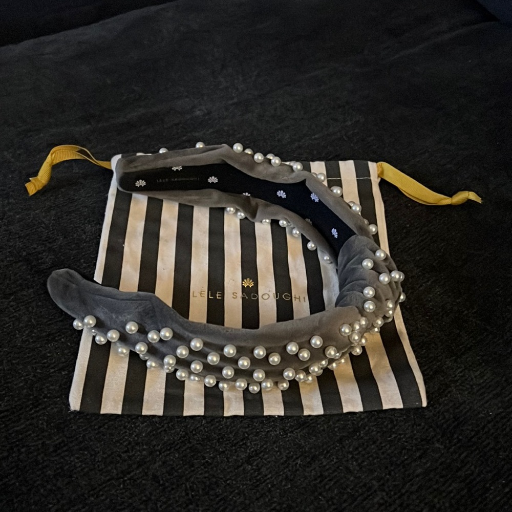 Lele Sadoughi Grey Velvet Pearl Headband